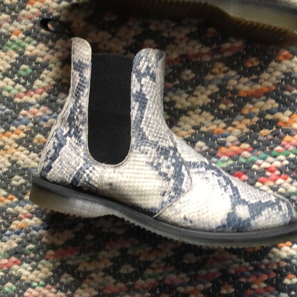 Doc Martens Snakeskin Flora Womens 10 pull on boot - Picture 3 of 9
